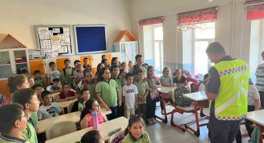 Jandarma ekiplerinden trafik eğitimi