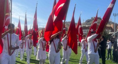 Jandarma köpeği Nefes becerileriyle izleyenlerden tam not aldı