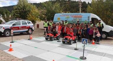 Jandarmadan öğrencilere "Trafik Güvenliği Eğitimi"