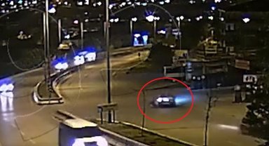 Kaza anları kamerada: Yolun karşısına geçmek isterken ölümden döndü