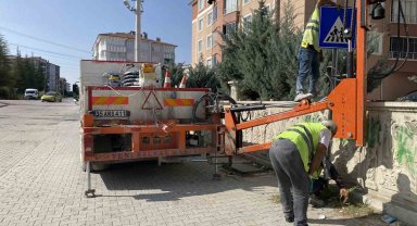 Kulu'da okul bölgesindeki yaya geçitleri yenilendi