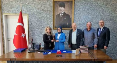 Mahmudiye Kaymakamı Kalkan'a 'hoş geldin' ziyareti