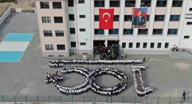 Nevşehir'de öğrencilerden 100. yıl koreografisi