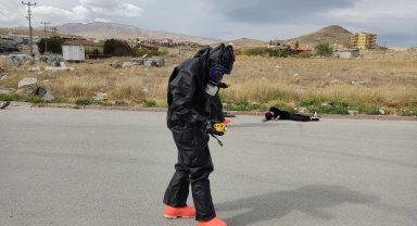 Niğde'de yapılan KBRN tatbikatı gerçeğini aratmadı