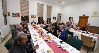 Pursaklar'da muhtarlar onuruna yemek düzenlendi