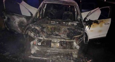 Seyir halindeki otomobil alevlere teslim oldu