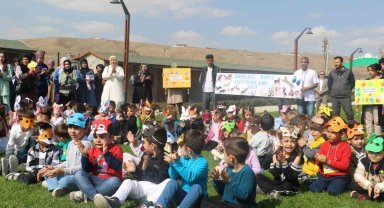 Sincan'da köpek şovu renkli görüntülere sahne oldu