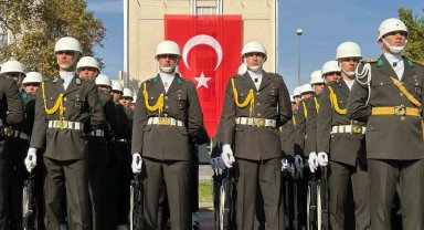TBMM önünden ilk Meclis binasına '29 Ekim' korteji