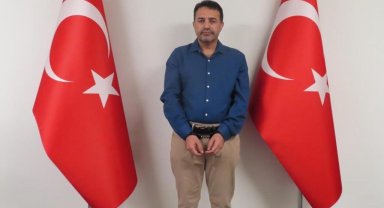 Terörden arananlar listesinde turuncu kategoride yer alan ve "silahlı terör örgütü FETÖ'ye üye olma" suçundan aranan firari FETÖ mensubu Koray Vural, Milli İstihbarat Teşkilatı tarafından yurt dışında yakalanarak Türkiye'ye getirildi.