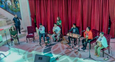 Türk dünyasının sesi Turan Ethno-Folk Müzik Grubu sevenleriyle TÜDAM'da buluştu