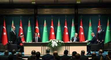 Türkiye ve Türkmenistan arasında 13 anlaşma imzalandı