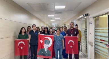 Yoğun bakım servisinde 100'üncü yıl kutlaması