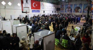 AK Parti Eskişehir İl Teşkilatı temayül yoklamasında bir araya geldi