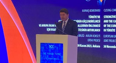 Bakan Tunç: "Türkiye insan haklarına saygılı bir hukuk devletidir"