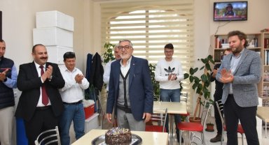 Başkan Bozkurt'a sürpriz doğum günü