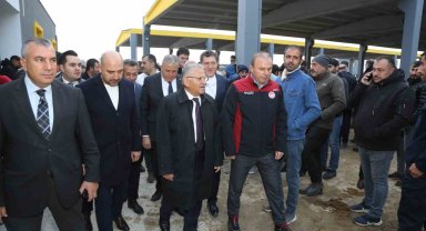 Başkan Büyükkılıç, Canlı Hayvan Pazarı'nda sıkı pazarlığa katıldı