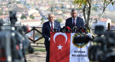 Başkan Büyükkılıç'tan cam terasta "birlik ve beraberlik" mesajı
