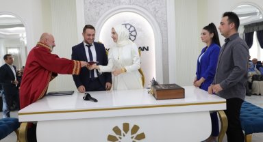 Başkan Çolakbayrakdar: "Çiftler en mutlu 'Evet'ini daha modern salonda diyor"