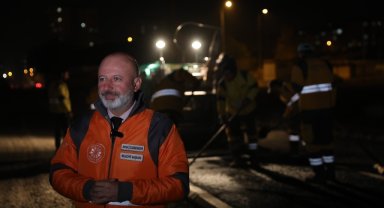 Başkan Çolakbayrakdar, "Geceyi gündüze katıp, asfalt çalışmalarını tamamladık"