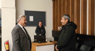 Başkan Palancıoğlu, veznede emlak vergisini ödedi