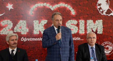 Başkan Yalçın: "100. yılın öğretmenlerini yürekten kutluyorum"
