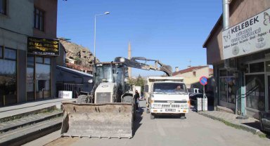 Bünyan'da alt yapı nedeniyle bozulan yollar yenileniyor