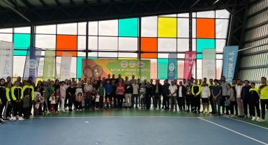 Büyükşehir'in tenis kortlarından 60 bini aşkın vatandaş faydalandı