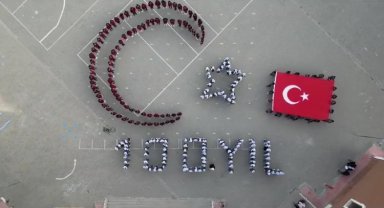 Çankırı'da öğrencilerin 100. yıl koreografisi dron ile görüntülendi