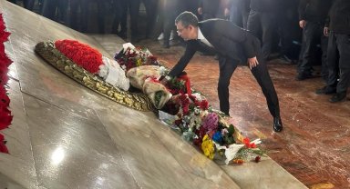 CHP Genel Başkanı Özgür Özel, Anıtkabir'i ziyaret etti