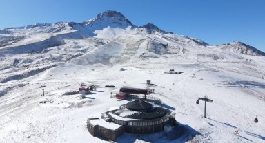 Erciyes'te kar sevinci