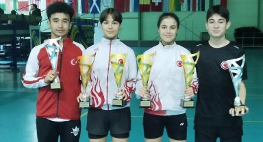 Eskişehirli badmintoncular Avrupa'da madalyaları topladı