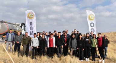 Evren'de fidanlar toprakla buluştu
