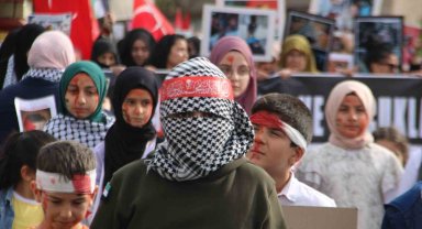 Gazzeli çocuklar ve anneler için 'Sessiz Yürüyüş' düzenlendi