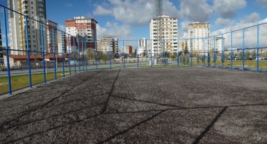 Genç dostu belediyeden ilçeye 18 adet futbol sahası