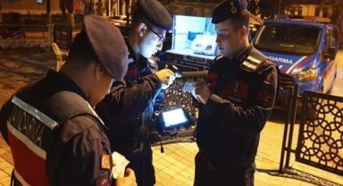 Jandarma denetimlerinde aranması bulunan 23 şahıs yakalandı