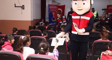 Jandarma ekiplerinden ilkokul öğrencilerine ziyaret