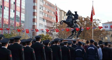 Kırşehir'de, Mustafa Kemal Atatürk'e saygı
