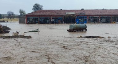 Kulu'da sağanak yağmur ve şiddetli rüzgar etkili oldu