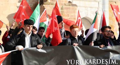 Liseliler Gazze için 'Sosyal Medya ve Edebiyat' gücünü kullanacak