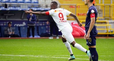 Mame Baba Thiam gollerine devam ediyor