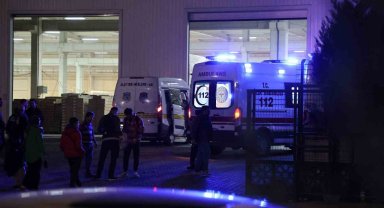 Mobilya fabrikasında yangın: 5 işçi hastaneye kaldırıldı