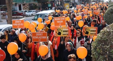 Niğdeli kadınlar, kadına şiddete karşı yürüdü