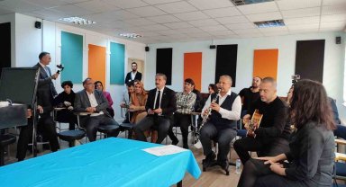 Niğdeli öğretmenler Nurdağı'ndaki öğretmenlerin gününü kutladı