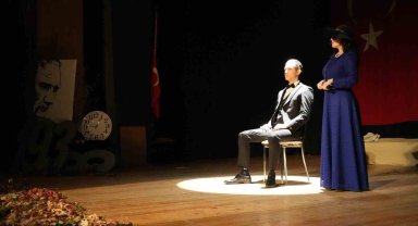Öğrencilerden "Başka bir Mustafa" adlı oratoryo gösterisi