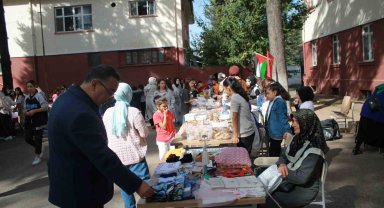 Ortaokul öğrenci ve velilerinden Gazze'ye yardım