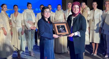 "Sof'u Okumak Sof'u Dokumak" sergisi Bakan Göktaş'ın katıldığı törenle açıldı