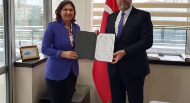 Rektör Afyoncu "Ekonomik İşbirliği Teşkilatı" tarafından ödüle layık görüldü