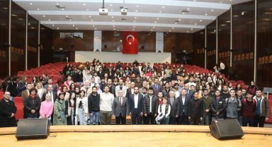 Rektör Prof. Dr. Altun, öğrenciler ile bir araya geldi