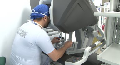 Robotik cerrahi sayesinde 50'ye yakın kadın rahim kanserini yendi