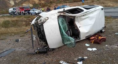 Şarampole devrilen araçta 3 kişi yaralandı